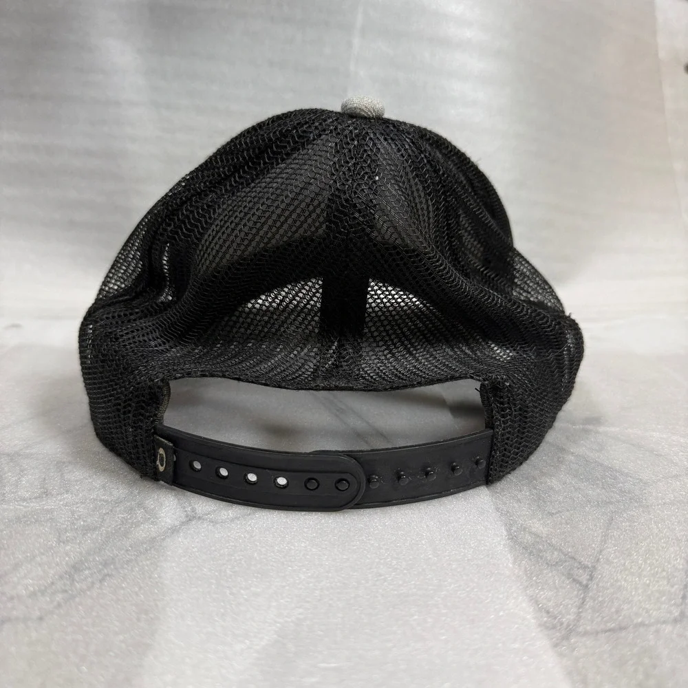 Oakley‎ Classic Mid Trucker Hat OSFA Gray Black Mesh Snapback Adjustable Logo